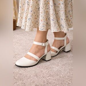 Journee Collection Classic White Mary Jane Block Heel Pumps Double Strap Size 7